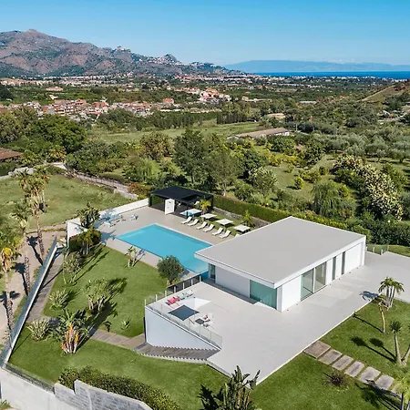 Greta Villa Calatabiano